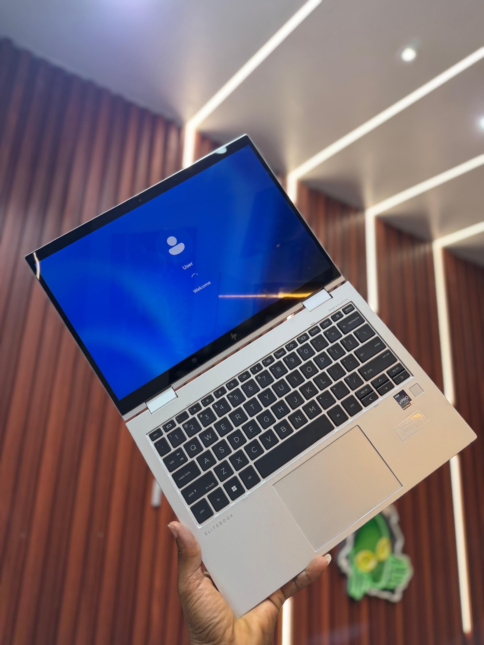 HP Elitebook 830 x360 G9 Touchscreen Laptop Core i5 12th Gen 16GB RAM 256GB SSD Face ID Fingerprint