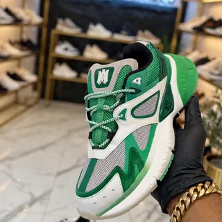 Trainers & Sneakers
