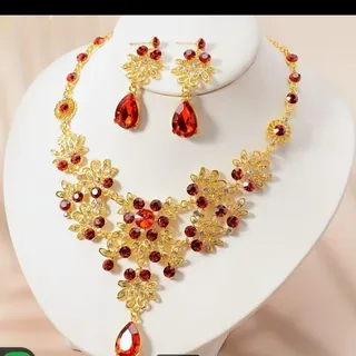 Womenβs Luxury Necklace and Earrings Jewellery Set