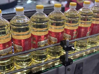 sunflower-oil-tm--blagodarin-llc-russia.jpg