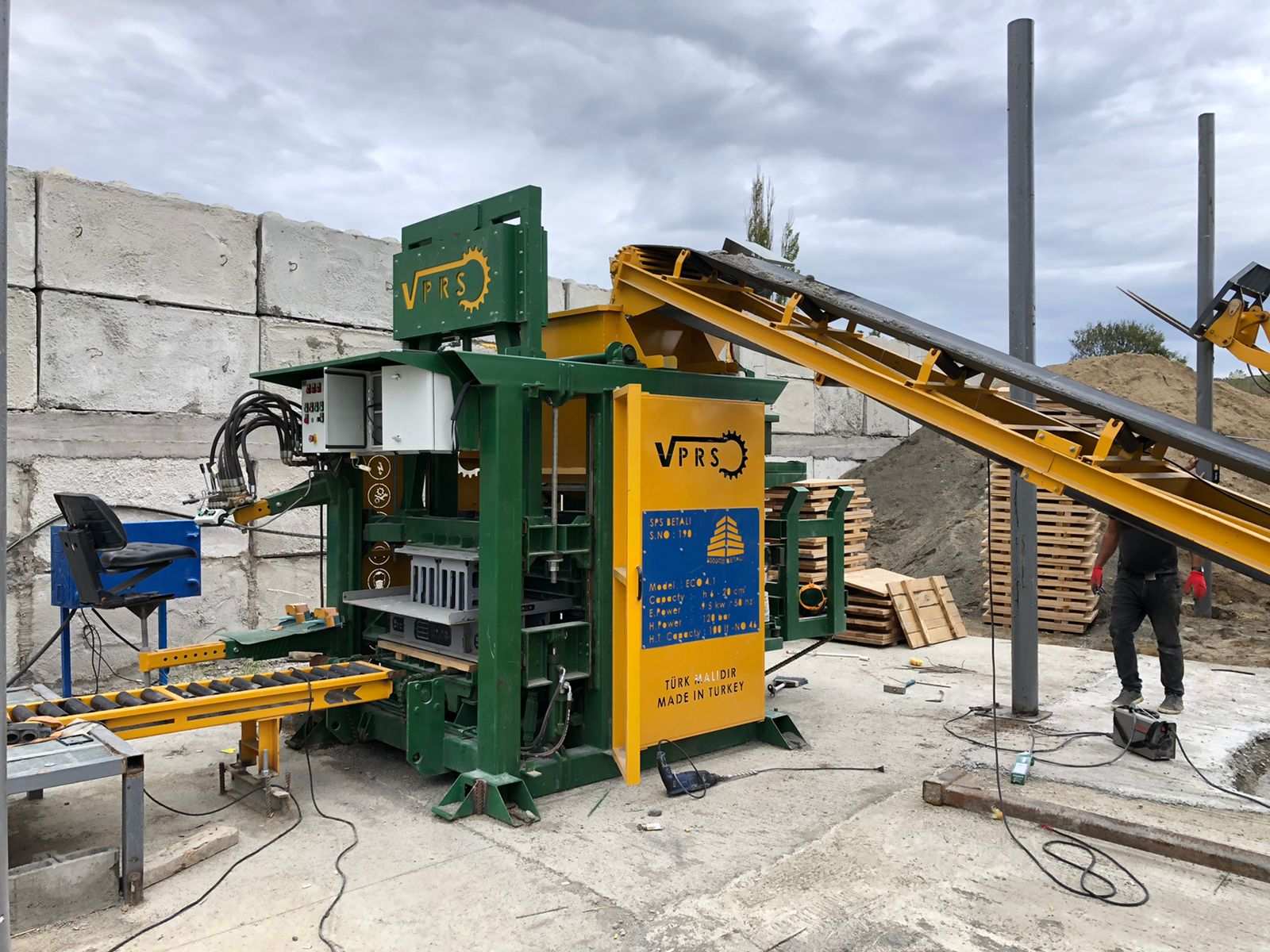 Concrete Block Machine Vess Eco 4.12 in GH