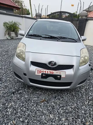 toyota-vitz.jpg
