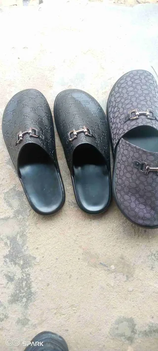 mens-slippers-.jpg