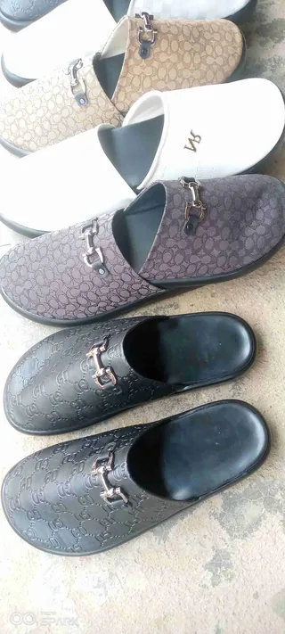 mens-slippers-.jpg