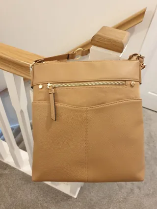 perfect-elegant-ladies-leather-shoulder-luxury-bag.png