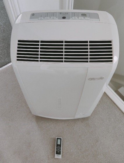 Air Conditioner DeLonghi Pinguino Air Cooler in GB