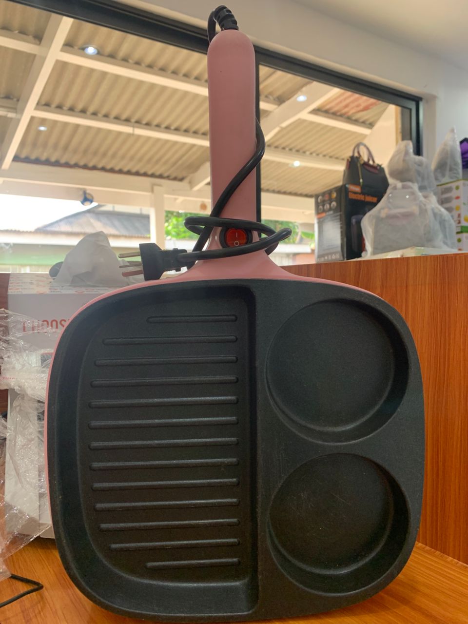Grill/Frying Pan. Electric Grill/Frying Pan