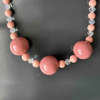 beautiful-handmade-beaded-necklace.jpg