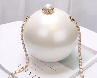 pearl clutch w.PNG