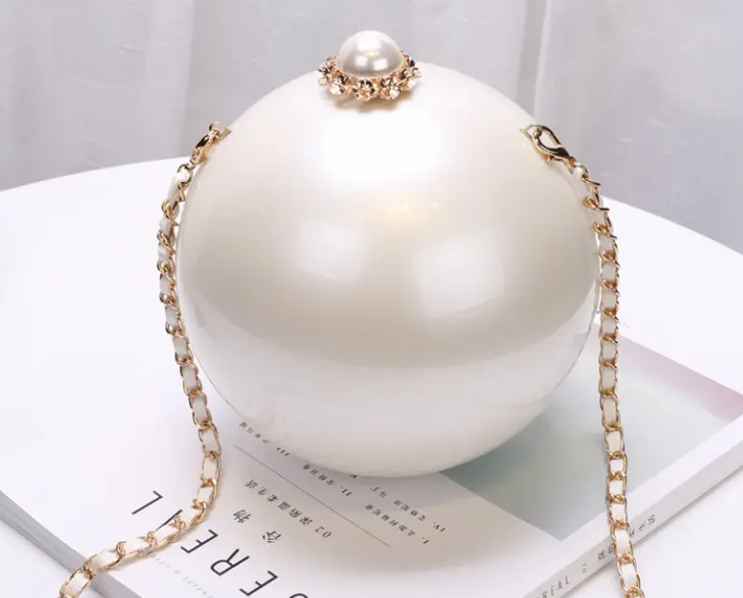 White Pearl Purse Chain Latest Acrylic Luxury Evening Bags for Women in GH
