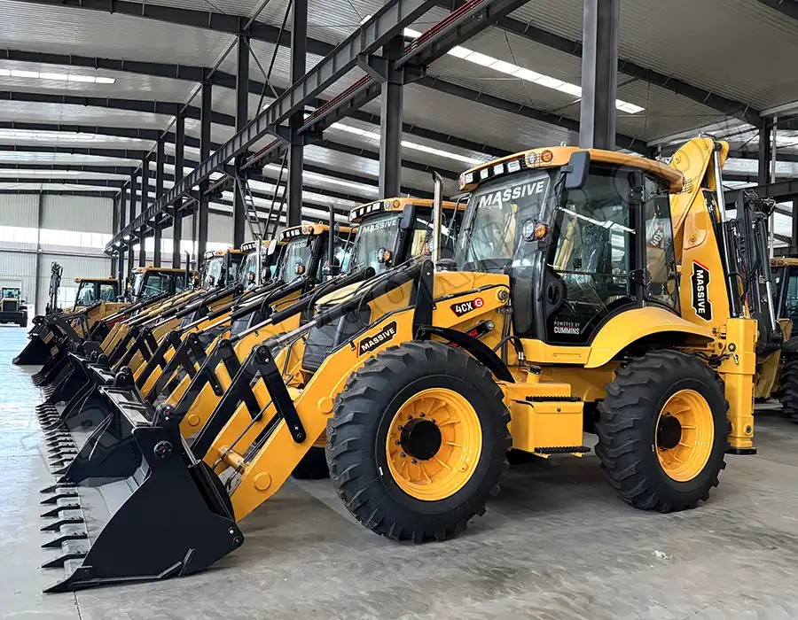 Massive 4CX Backhoe Loader for Sale in GH