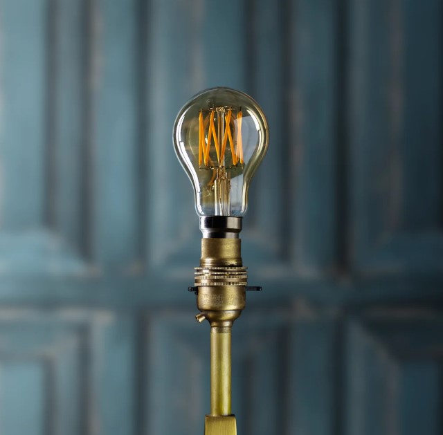Golf Ball 4 Watt Led Clear Bulb With B22 Bayonet Fitting in GB