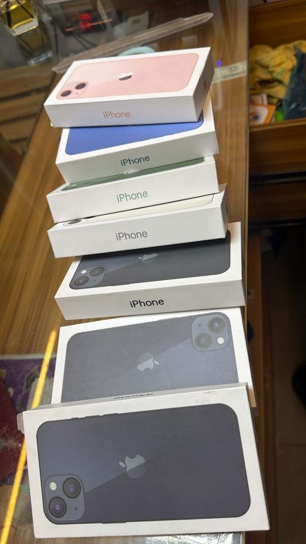 iPhone 13 fresh in box in many pieces in GH