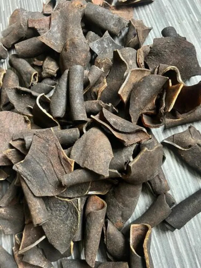 Medium Organic/Ijebu Igbo Locally Raised Cow Ponmo/Hide/Kanda/Kpomo/Ponmo Ijebu in GB