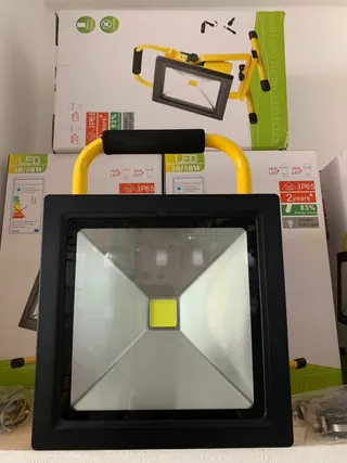 20w-rechargeable-flood-light.jpg